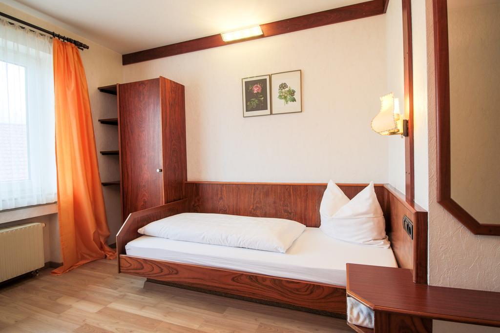 Hotel-Restaurant Lowen Süßen Pokoj fotografie