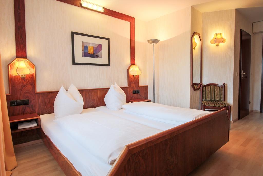Hotel-Restaurant Lowen Süßen Pokoj fotografie